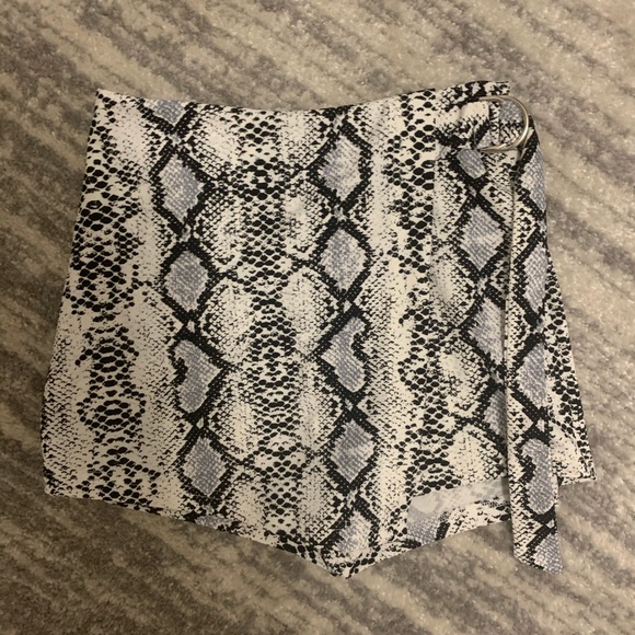 Snakes skin mini skort - Picture 2 of 4